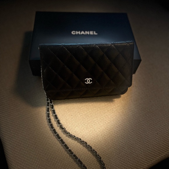 Chanel wallet on chain in black caviar leather with silver hardware - Picture 2 of 8